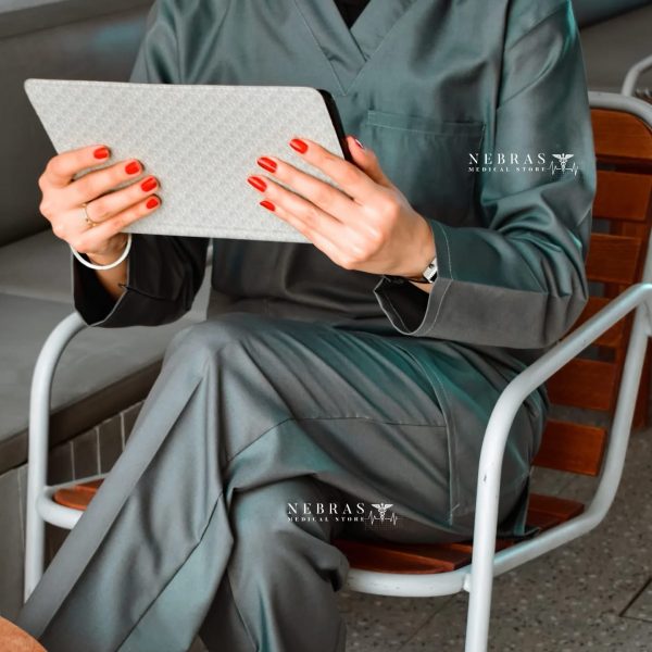 يونيفورم نسائي رمادي